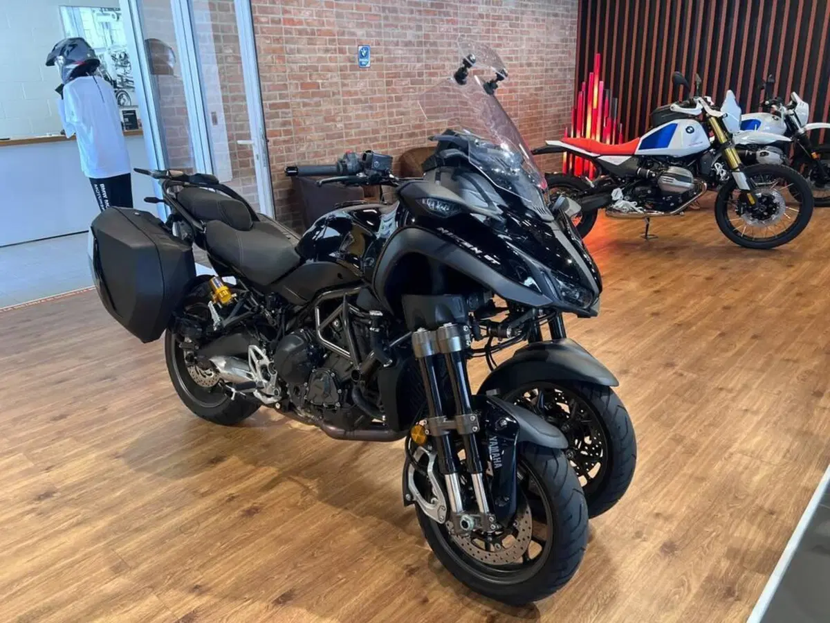 Yamaha Niken 890 GT (2023 - 26) (2)