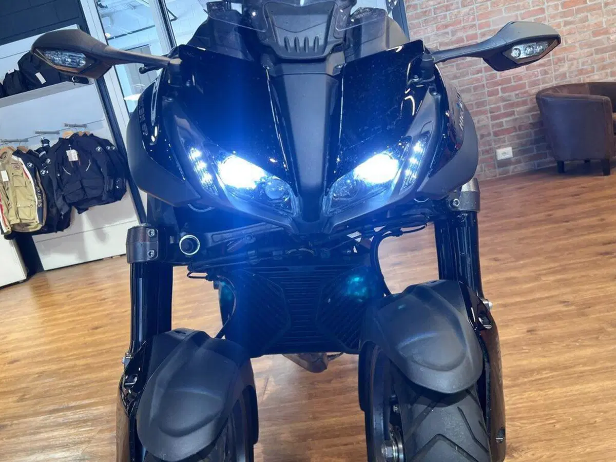 Yamaha Niken 890 GT (2023 - 26) (9)