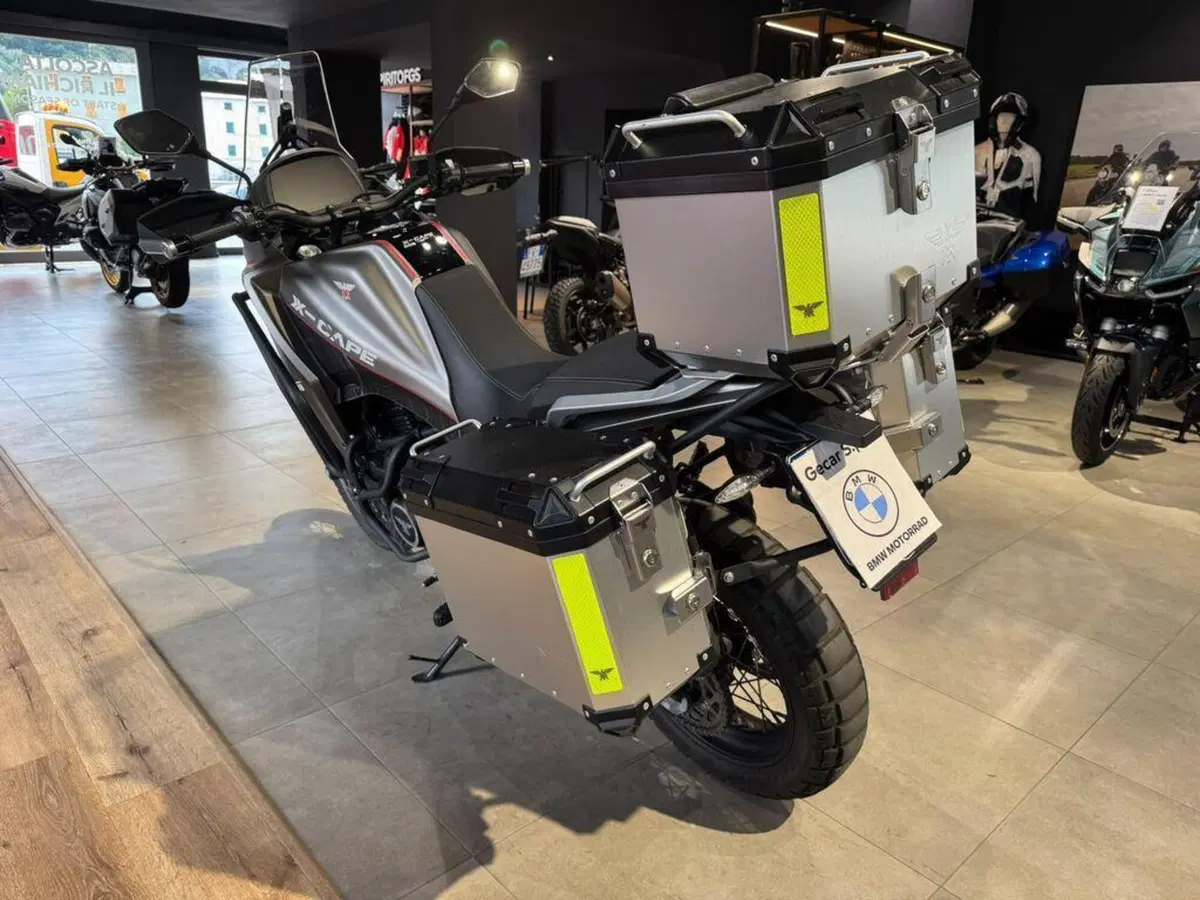 Moto Morini X-Cape 650 (2021 - 26) (6)