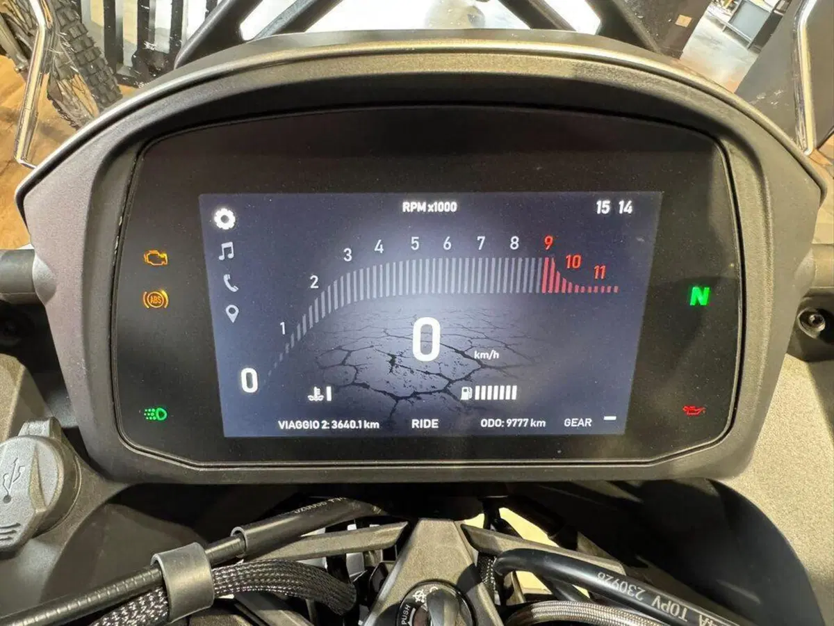 Moto Morini X-Cape 650 (2021 - 26) (12)