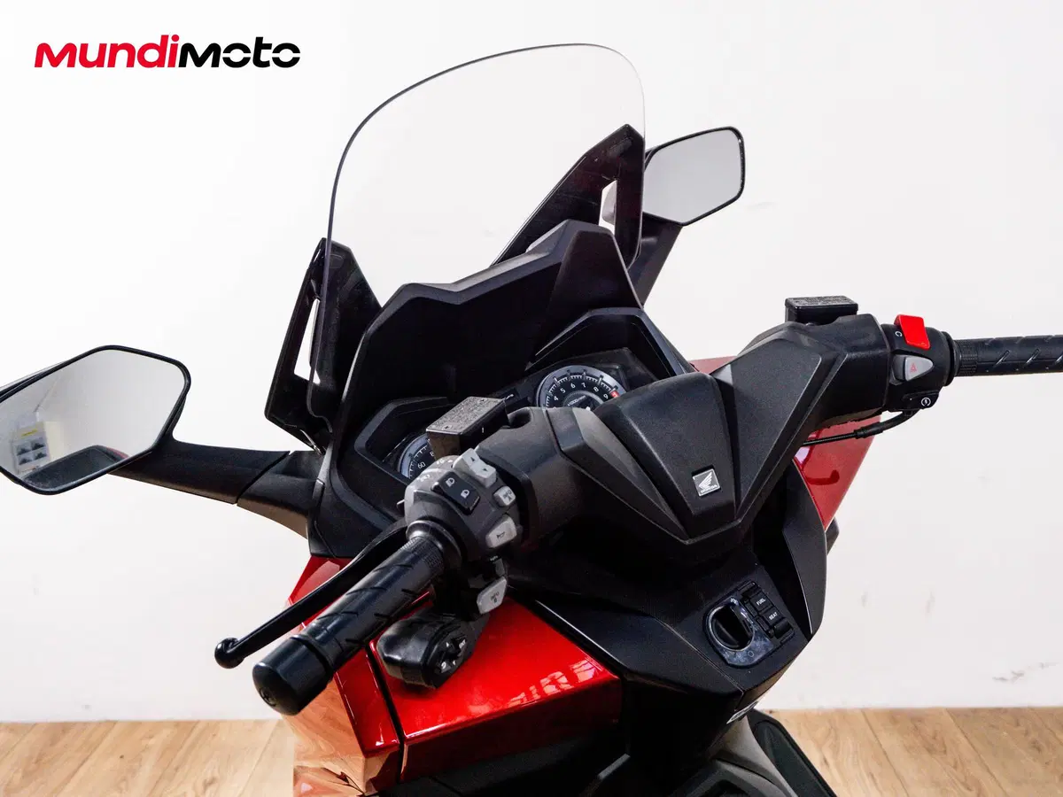 Honda Forza 350 (2022 - 24) (11)