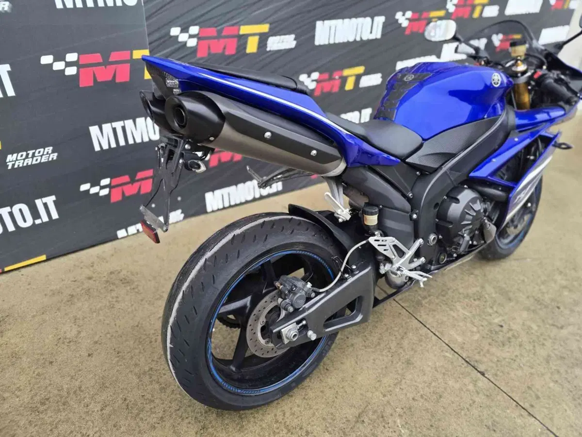 Yamaha YZF R1 (2007 - 08) (4)