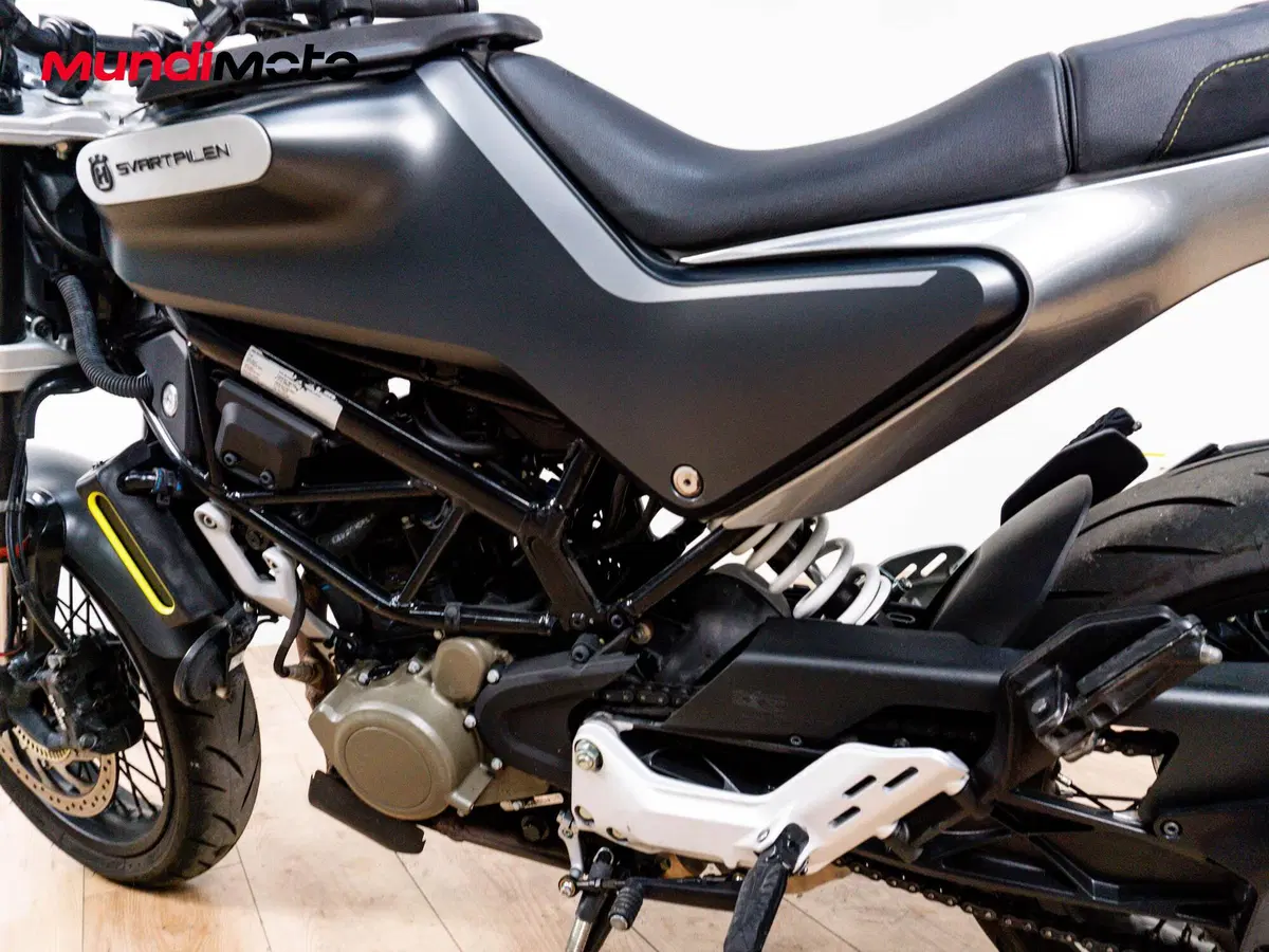 Husqvarna Svartpilen 125 (2021 - 23) (10)