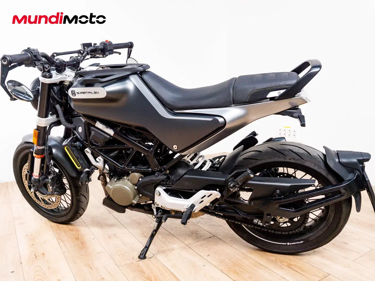 Husqvarna Svartpilen 125 (2021 - 23) (7)