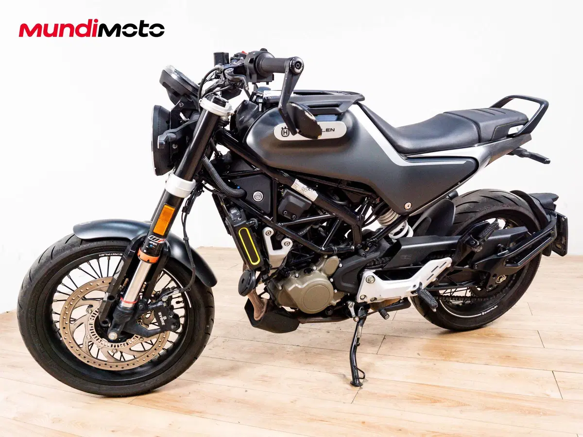 Husqvarna Svartpilen 125 (2021 - 23) (8)