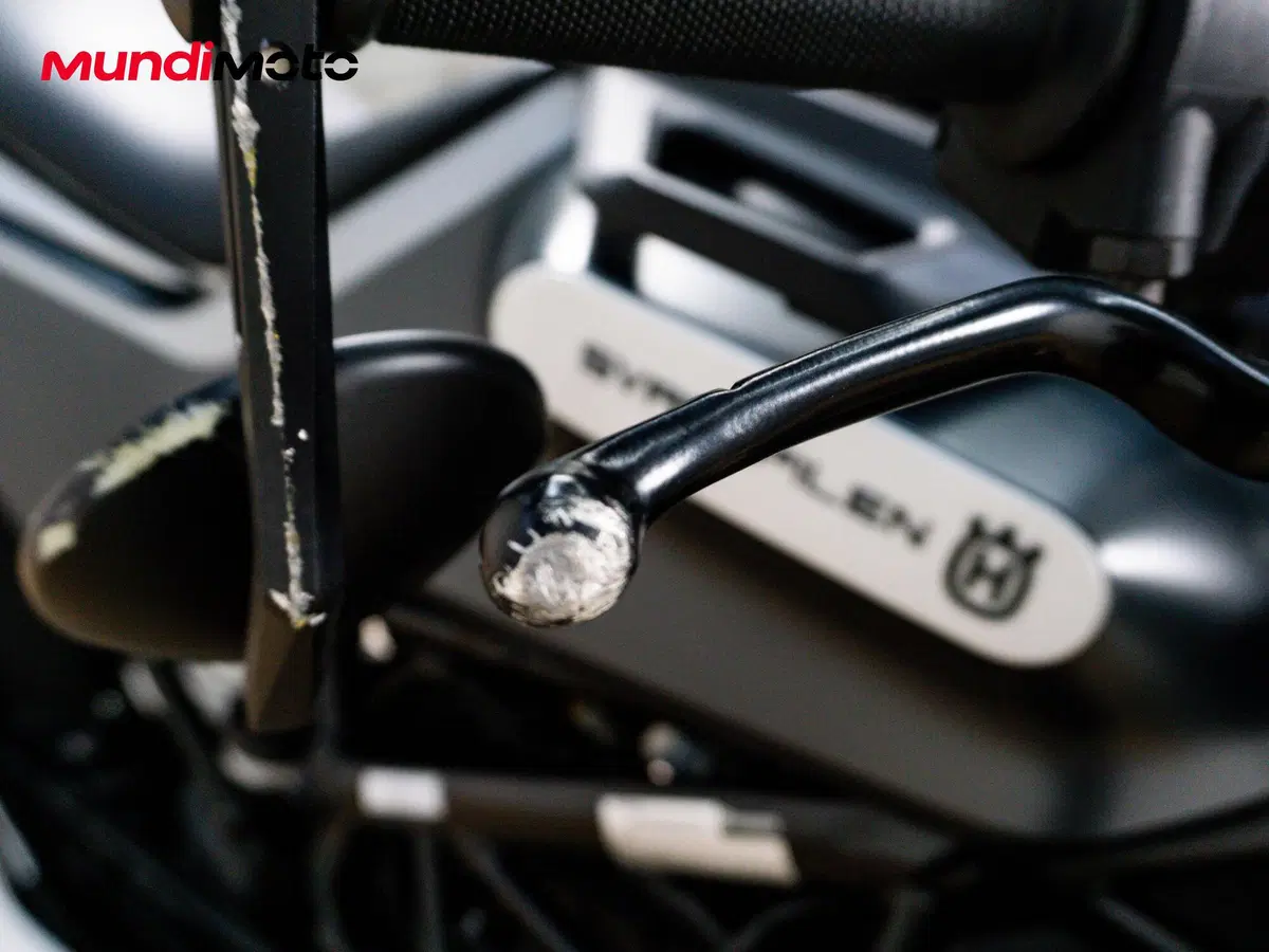 Husqvarna Svartpilen 125 (2021 - 23) (17)