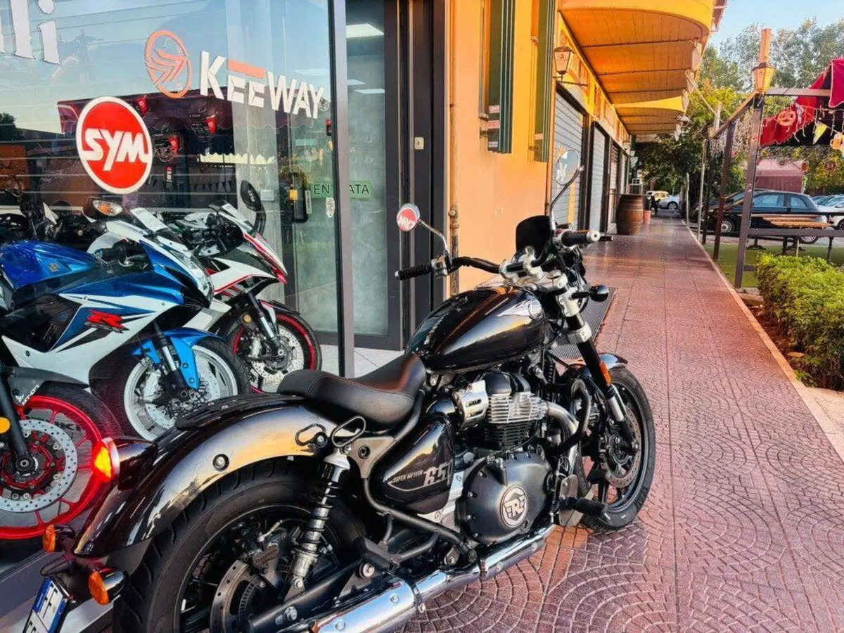 Royal Enfield Super Meteor 650 (2023 - 26) (3)