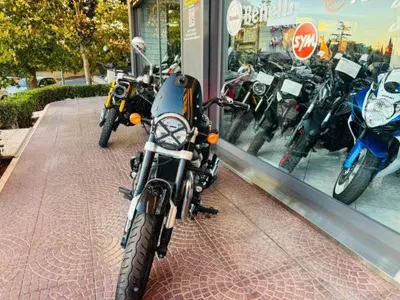Royal Enfield Super Meteor 650 (2023 - 26) usata