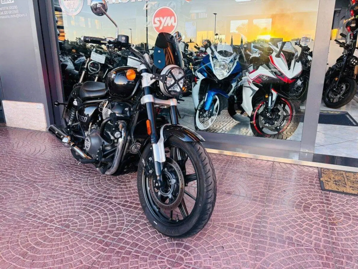 Royal Enfield Super Meteor 650 (2023 - 26) (5)