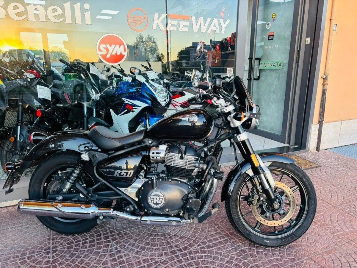 Royal Enfield Super Meteor 650 (2023 - 26) (7)