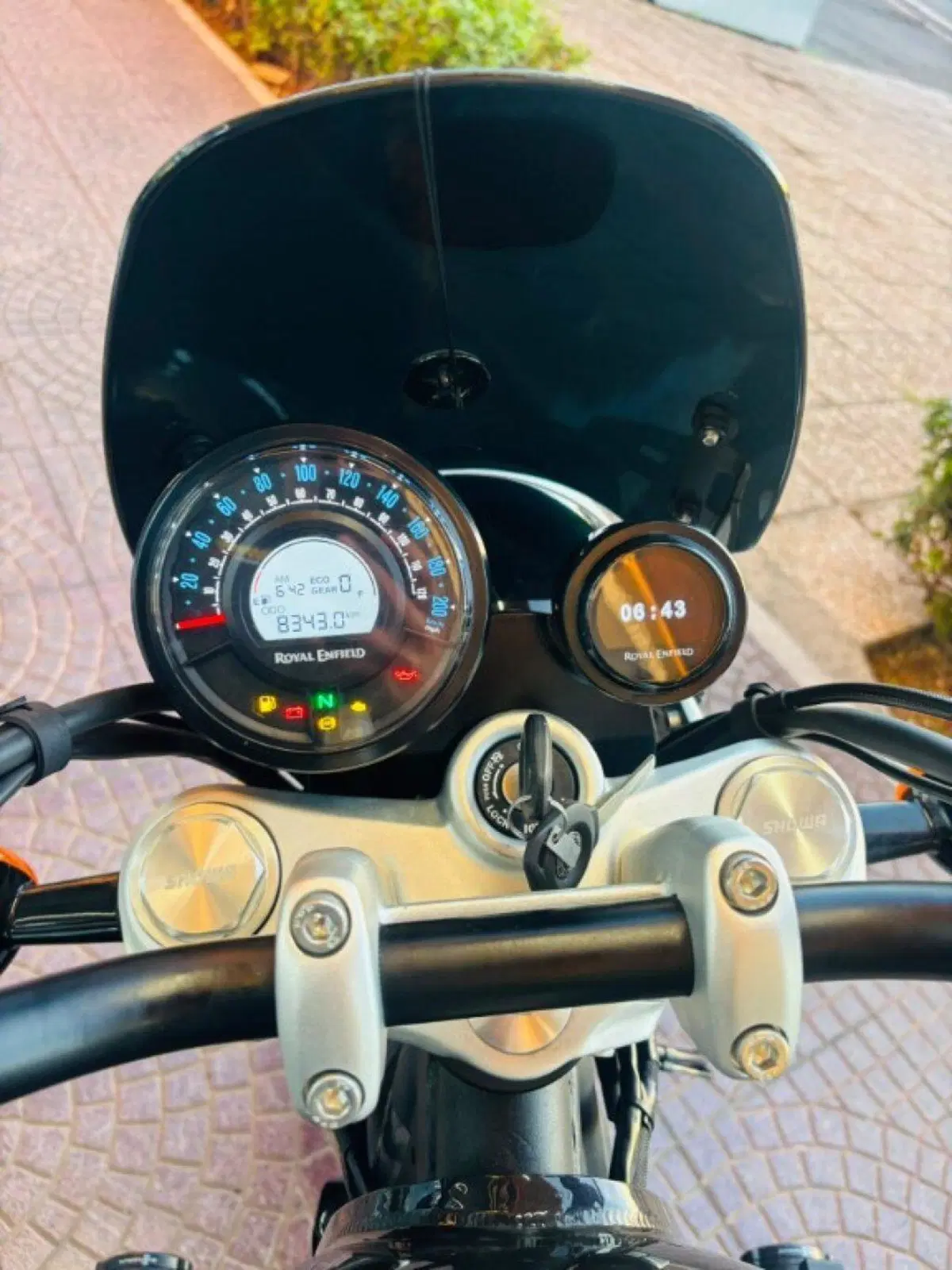 Royal Enfield Super Meteor 650 (2023 - 26) (4)