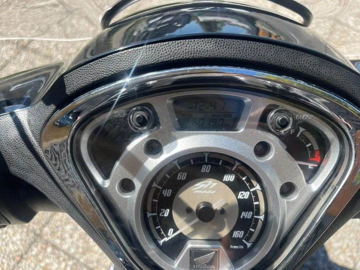 Honda SH 125 Mode (2013 - 16) (9)