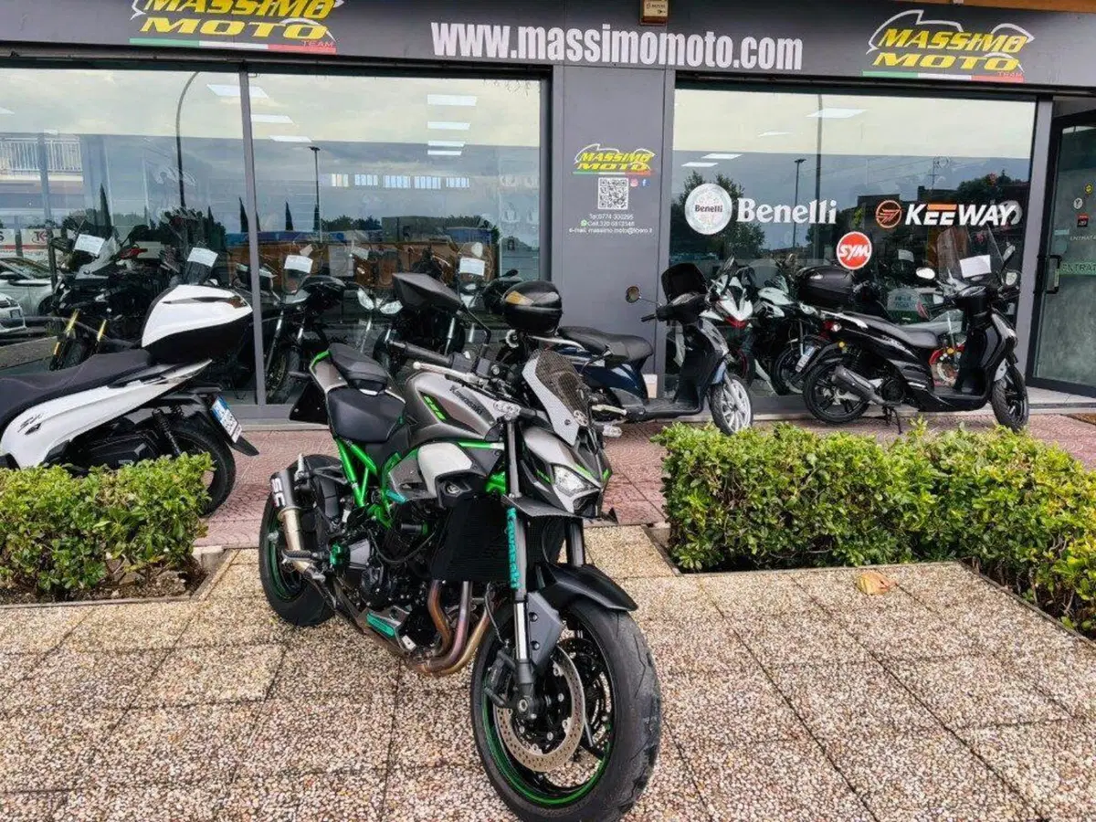 Kawasaki Z 900 (2025 - 26) (3)