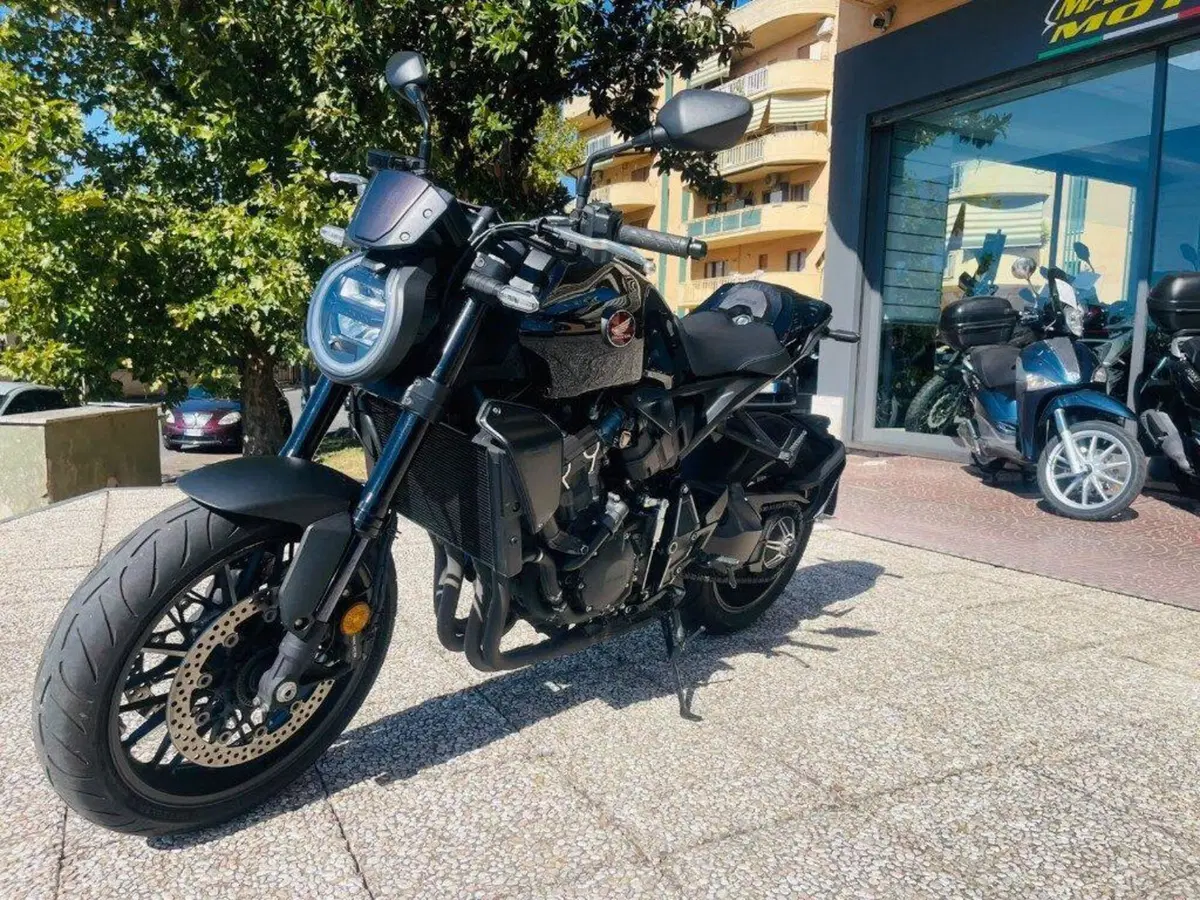Honda CB 1000 R (2021 - 25) (4)