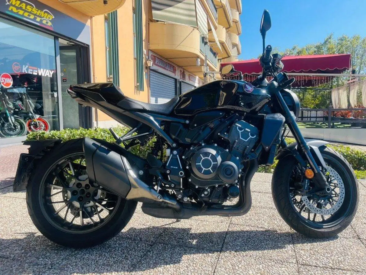 Honda CB 1000 R (2021 - 25) (6)
