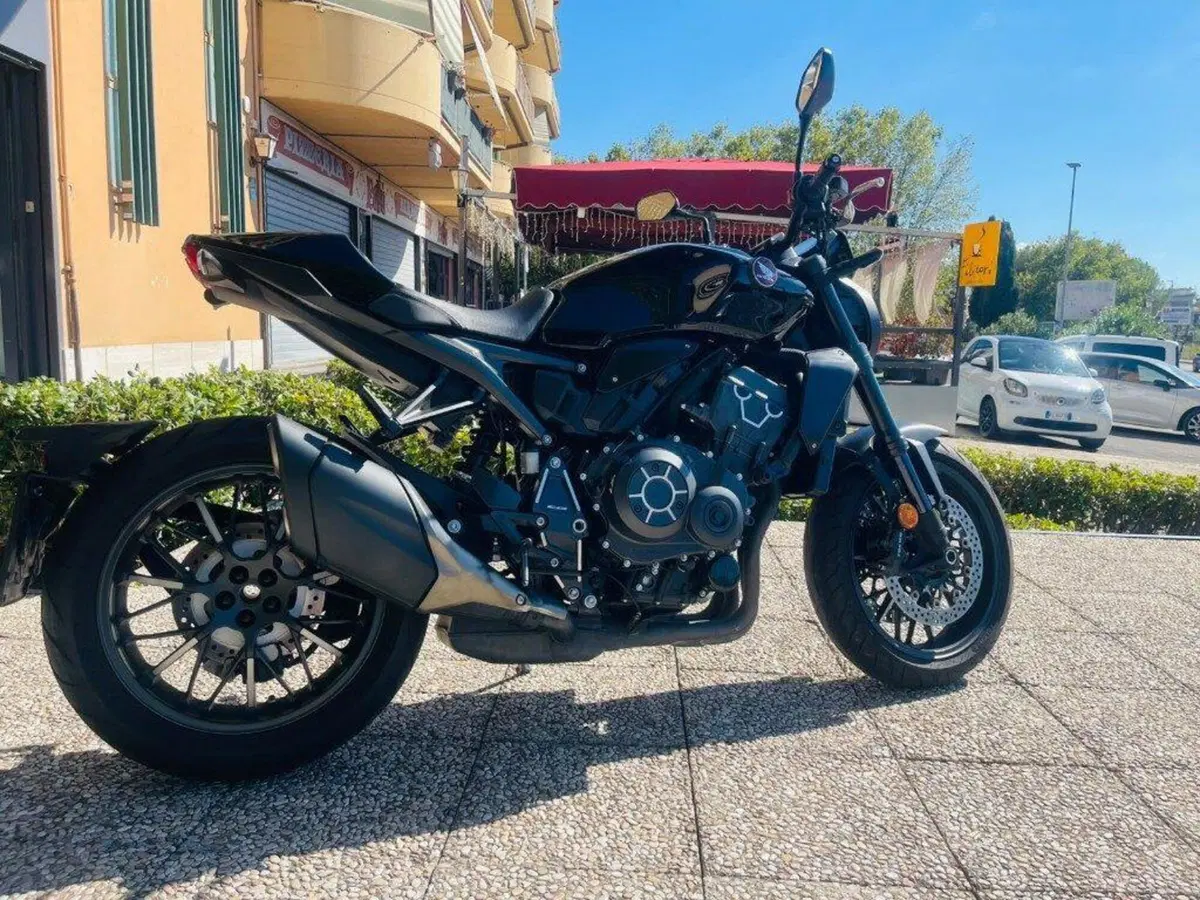 Honda CB 1000 R (2021 - 25) (8)