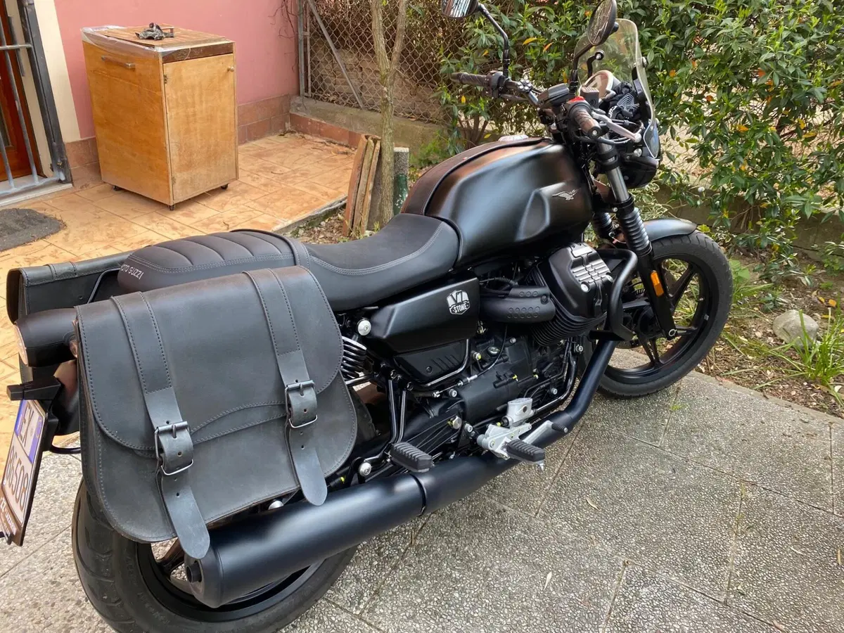 Moto Guzzi V7 Stone (2021 - 24) (4)