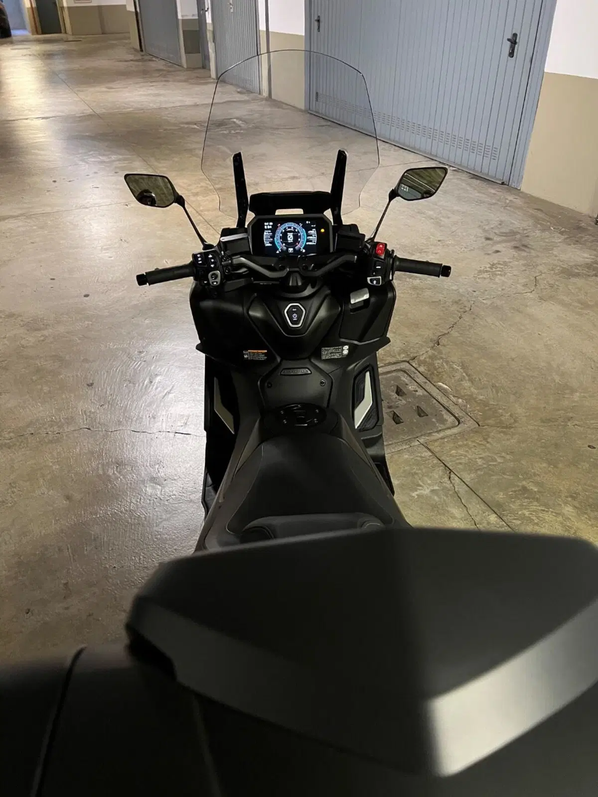 Yamaha T-Max 560 Tech Max (2025 - 26) (5)