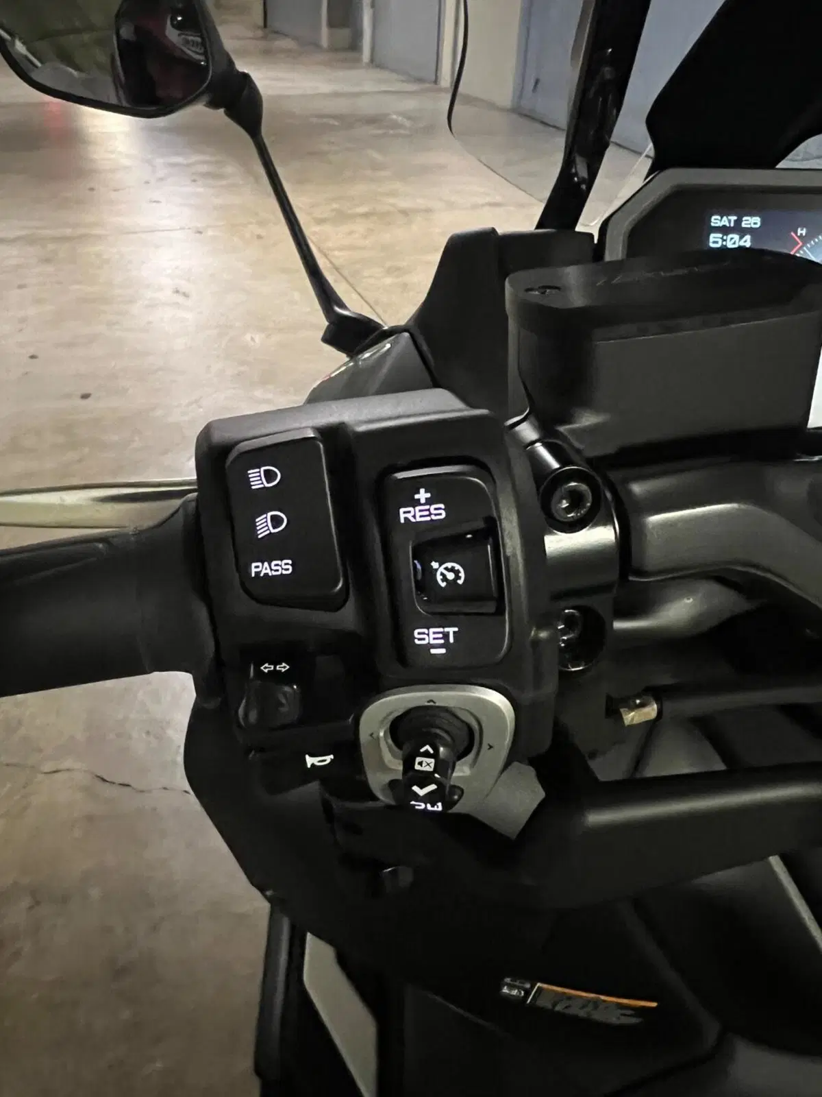 Yamaha T-Max 560 Tech Max (2025 - 26) (7)