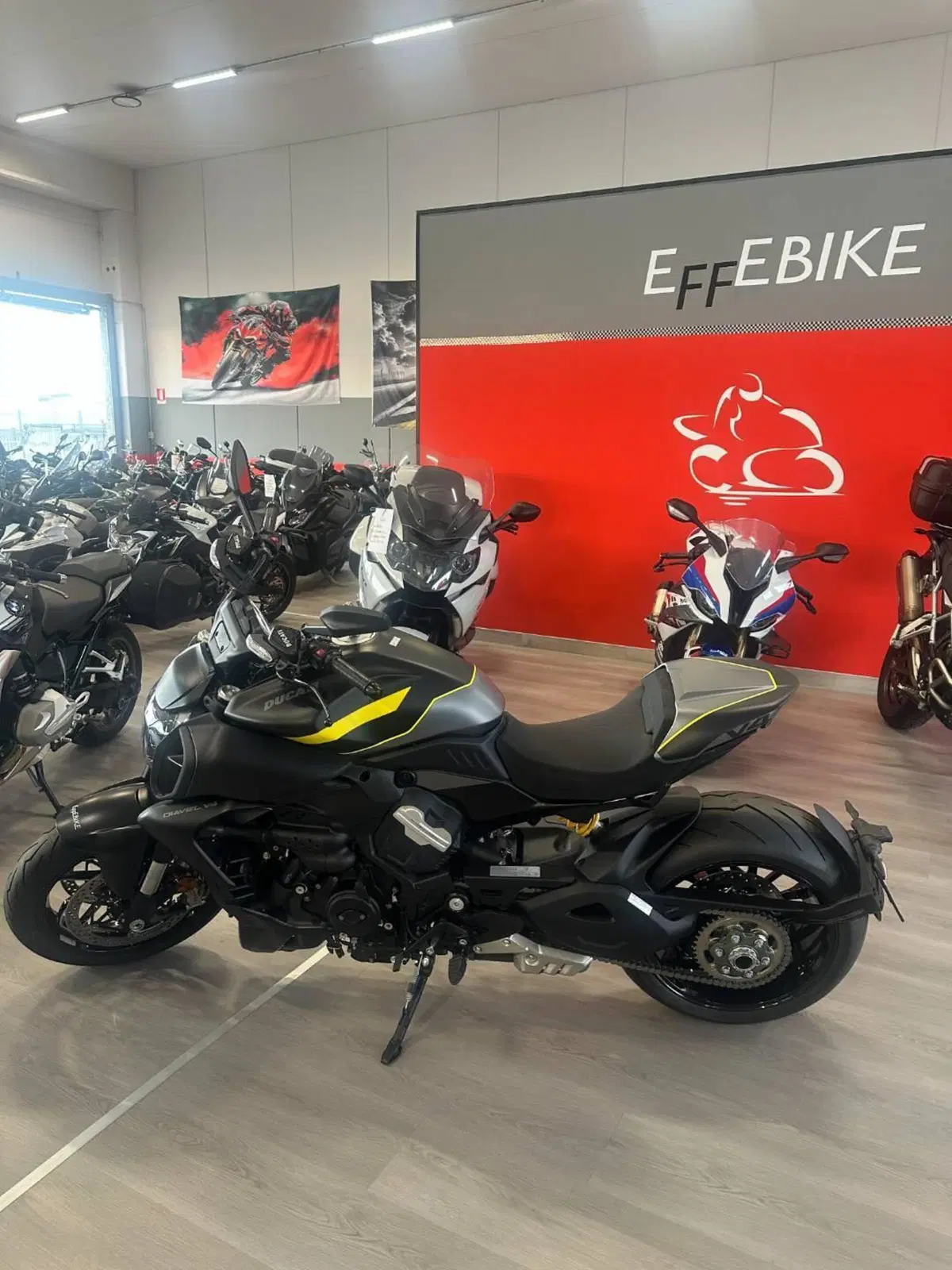 Ducati Diavel V4 (2023 - 26) (3)