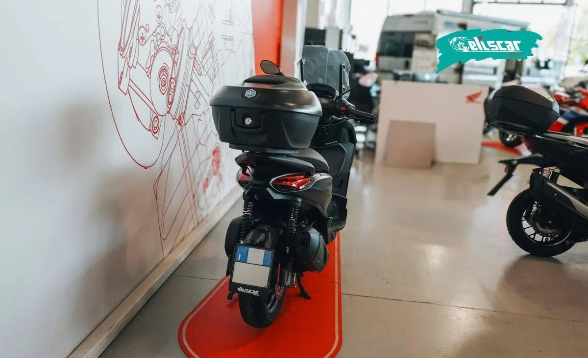 Piaggio Beverly 300 S ABS-ASR (2021 - 25) (5)