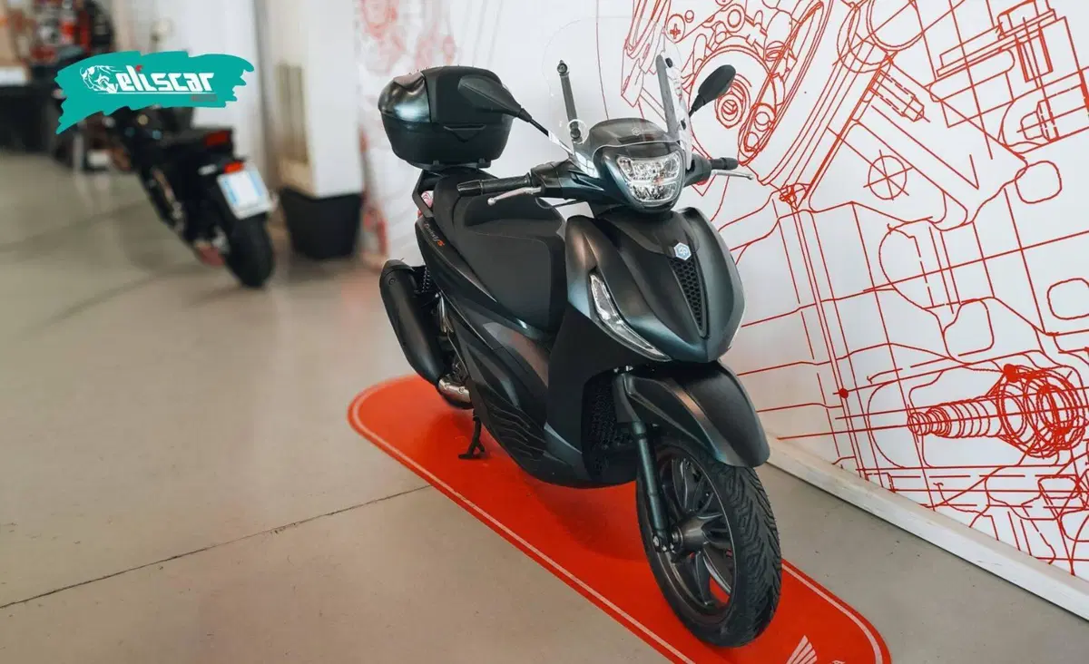 Piaggio Beverly 300 S ABS-ASR (2021 - 25) (2)
