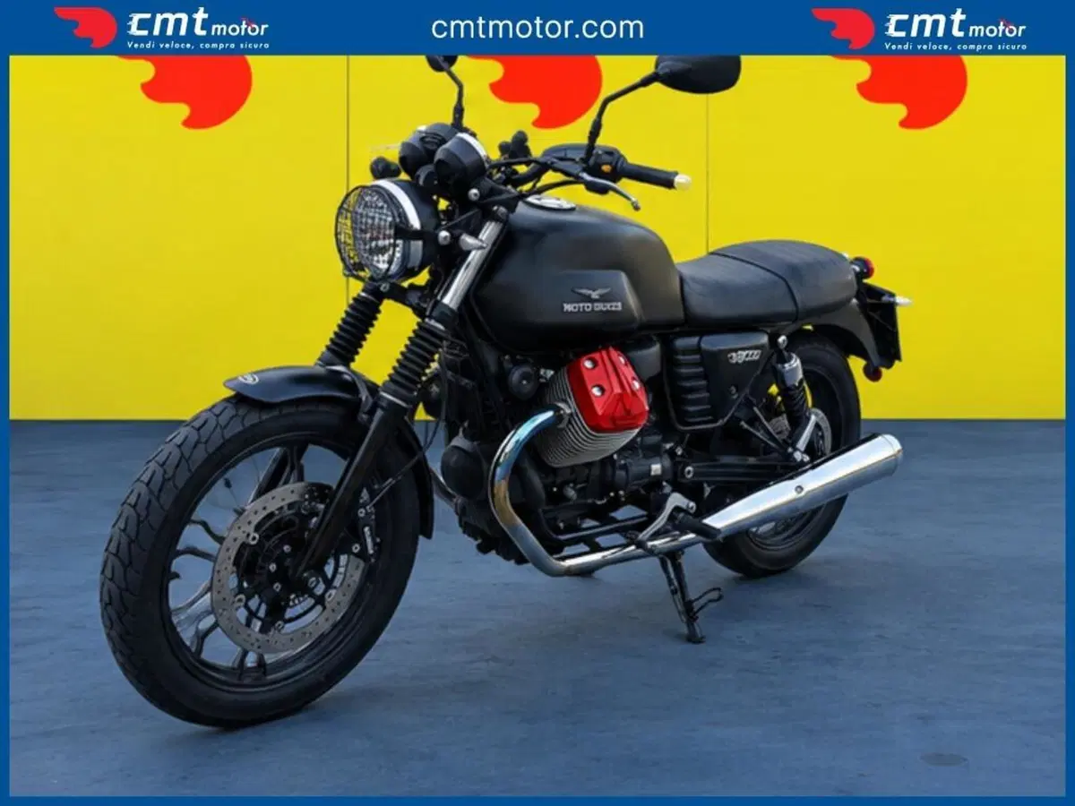 Moto Guzzi V7 II Stone (2015 - 17) (2)