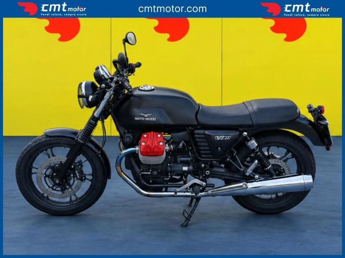 Moto Guzzi V7 II Stone (2015 - 17) (3)