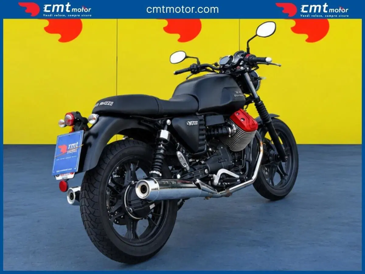 Moto Guzzi V7 II Stone (2015 - 17) (4)