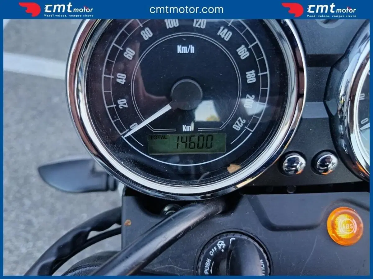 Moto Guzzi V7 II Stone (2015 - 17) (5)