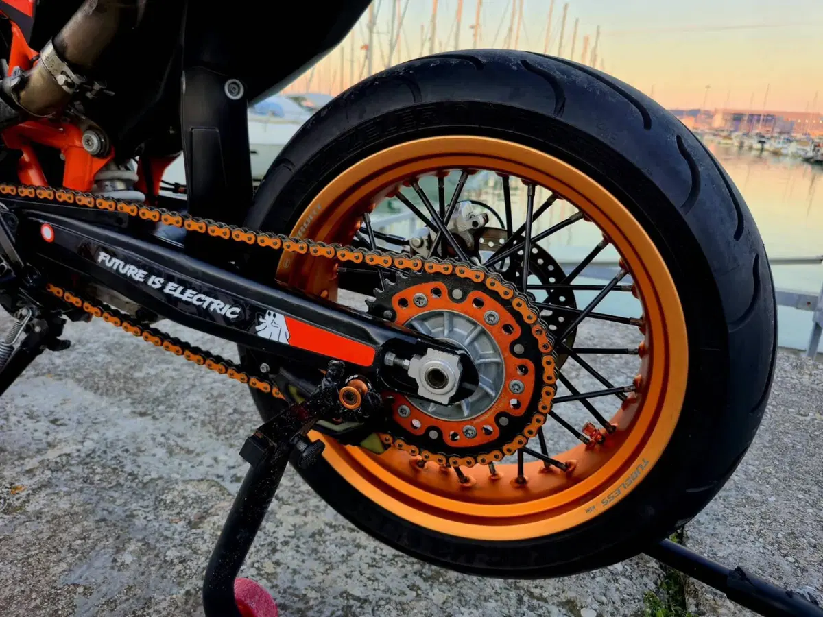 KTM 690 SMC R (2019 - 20) (7)