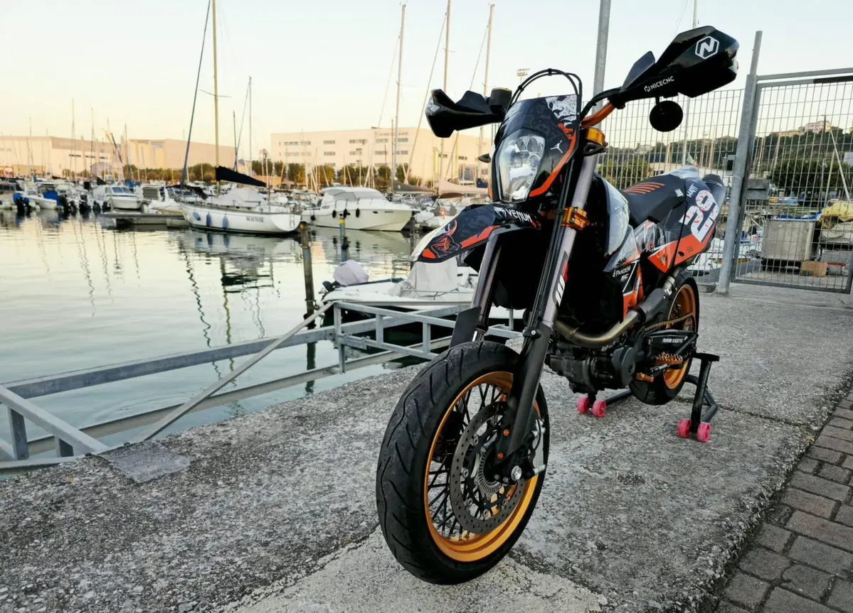 KTM 690 SMC R (2019 - 20) (9)