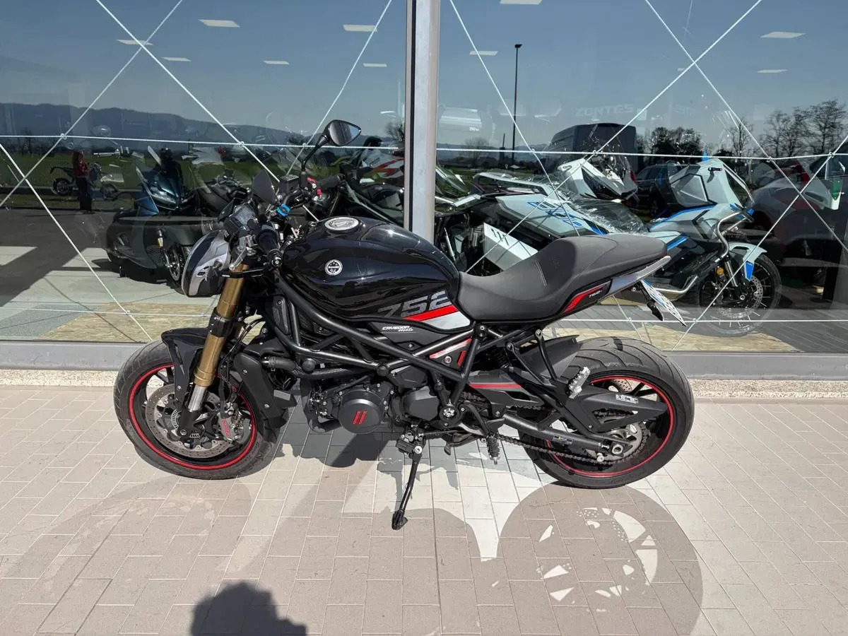 Benelli 752 S (2022 - 25) (3)
