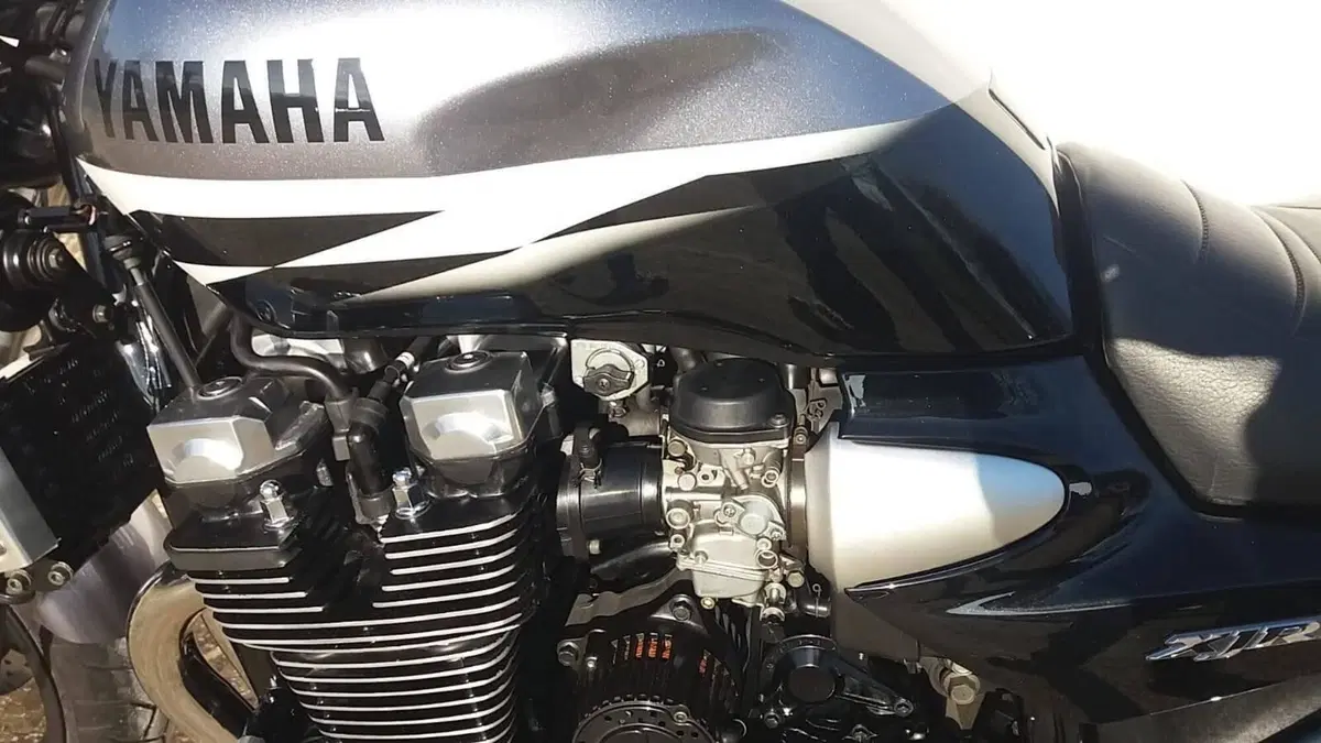 Yamaha XJR 1300 (2002 - 06) (3)