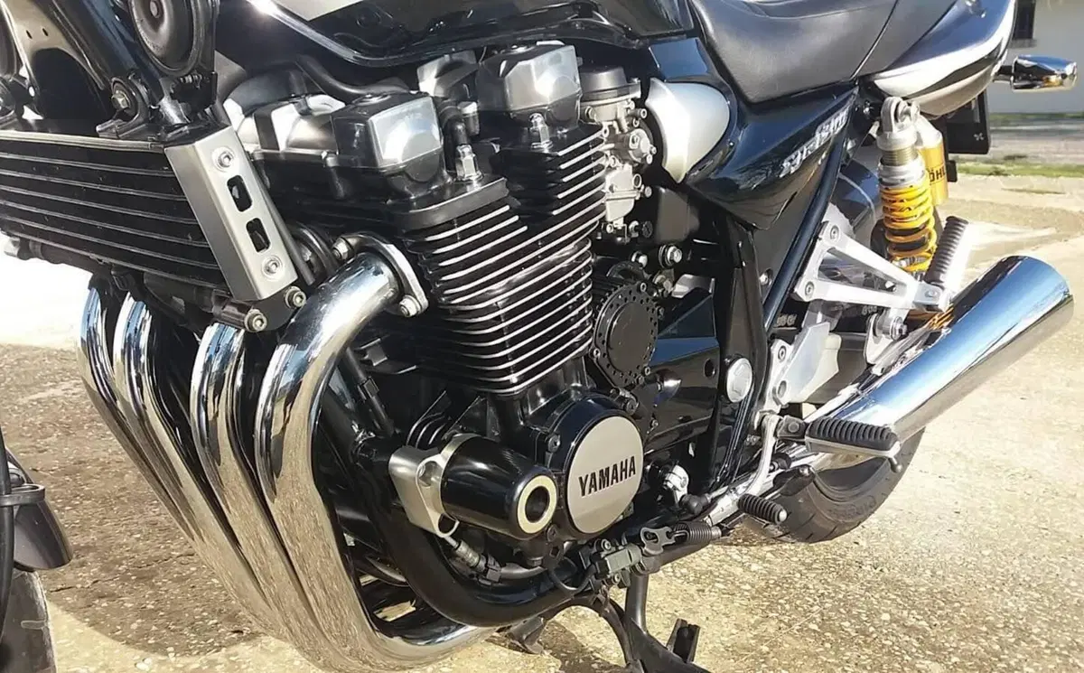 Yamaha XJR 1300 (2002 - 06) (6)