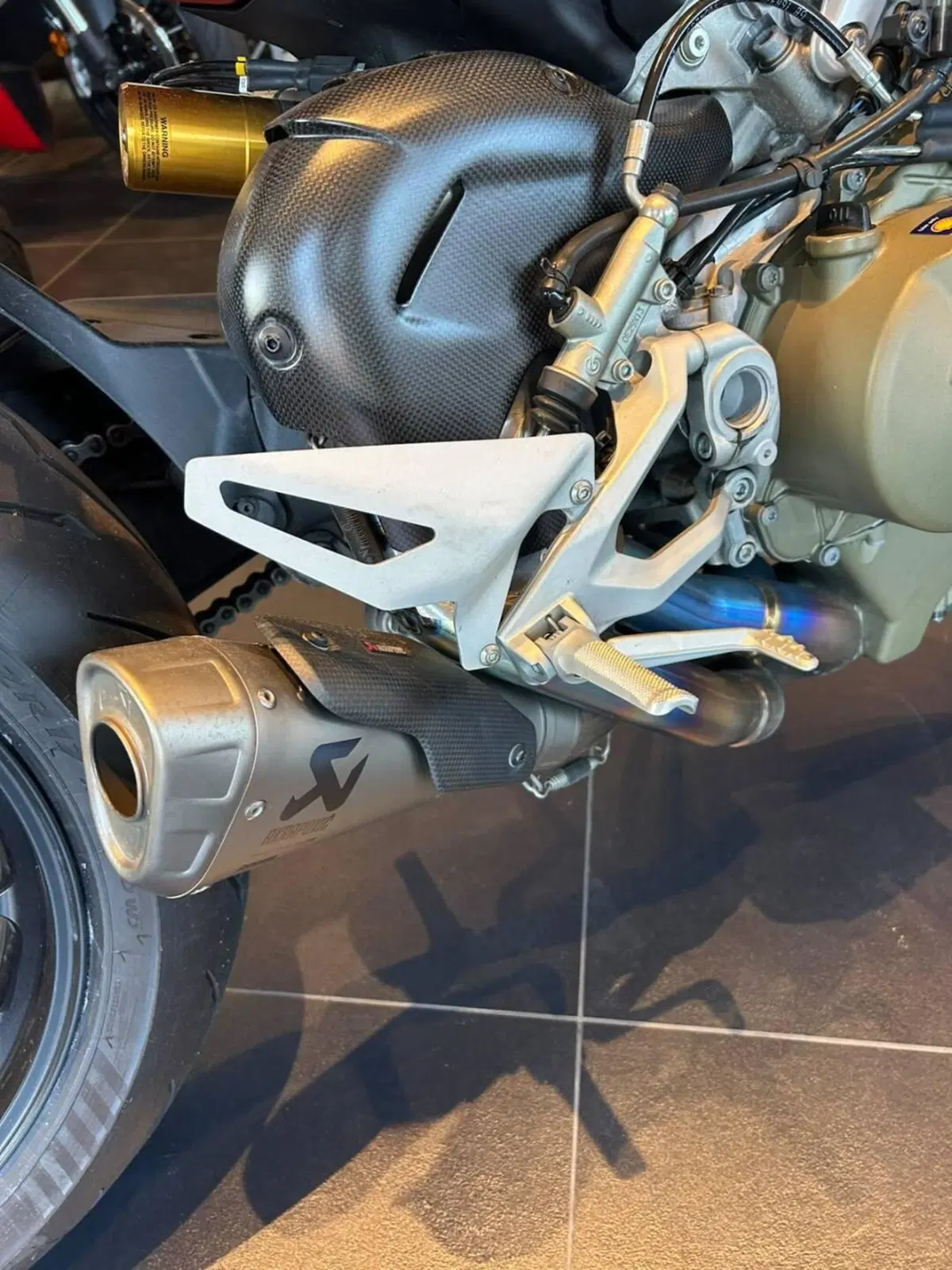 Ducati Streetfighter V4 1100 S (2020) (14)