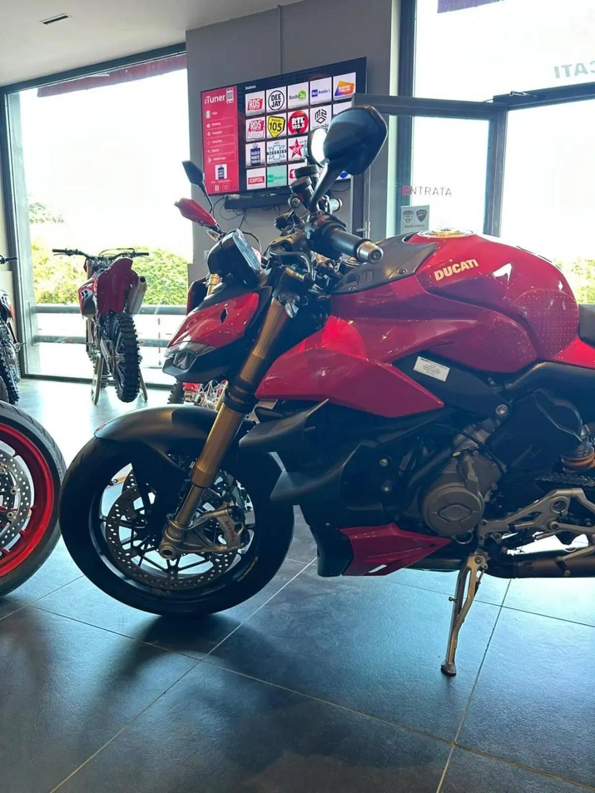 Ducati Streetfighter V4 1100 S (2020) (3)