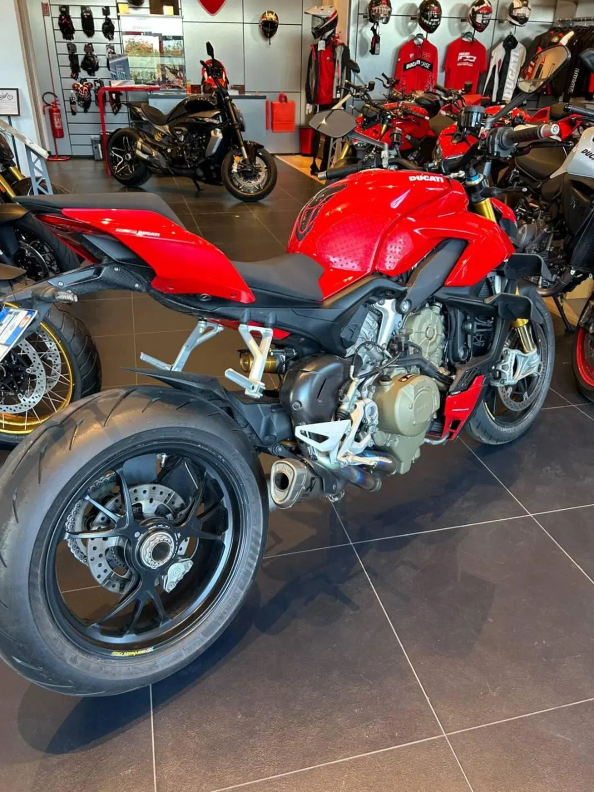 Ducati Streetfighter V4 1100 S (2020) (5)