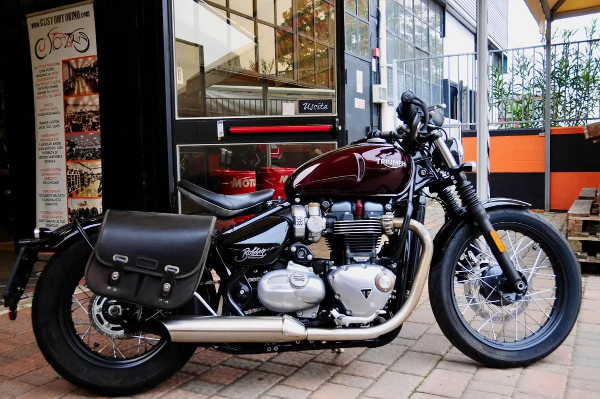 Triumph Bonneville Bobber 1200 (2017 - 20) (3)
