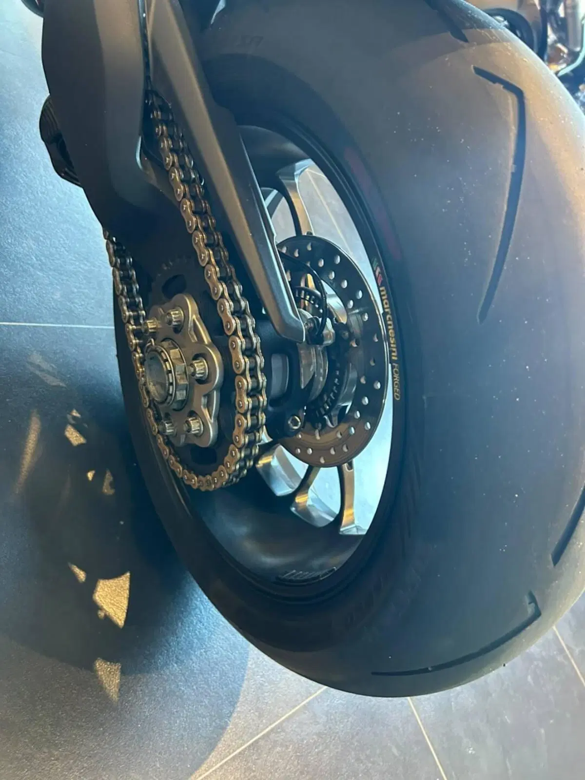 Ducati Panigale V4 S 1100 (2020) (9)