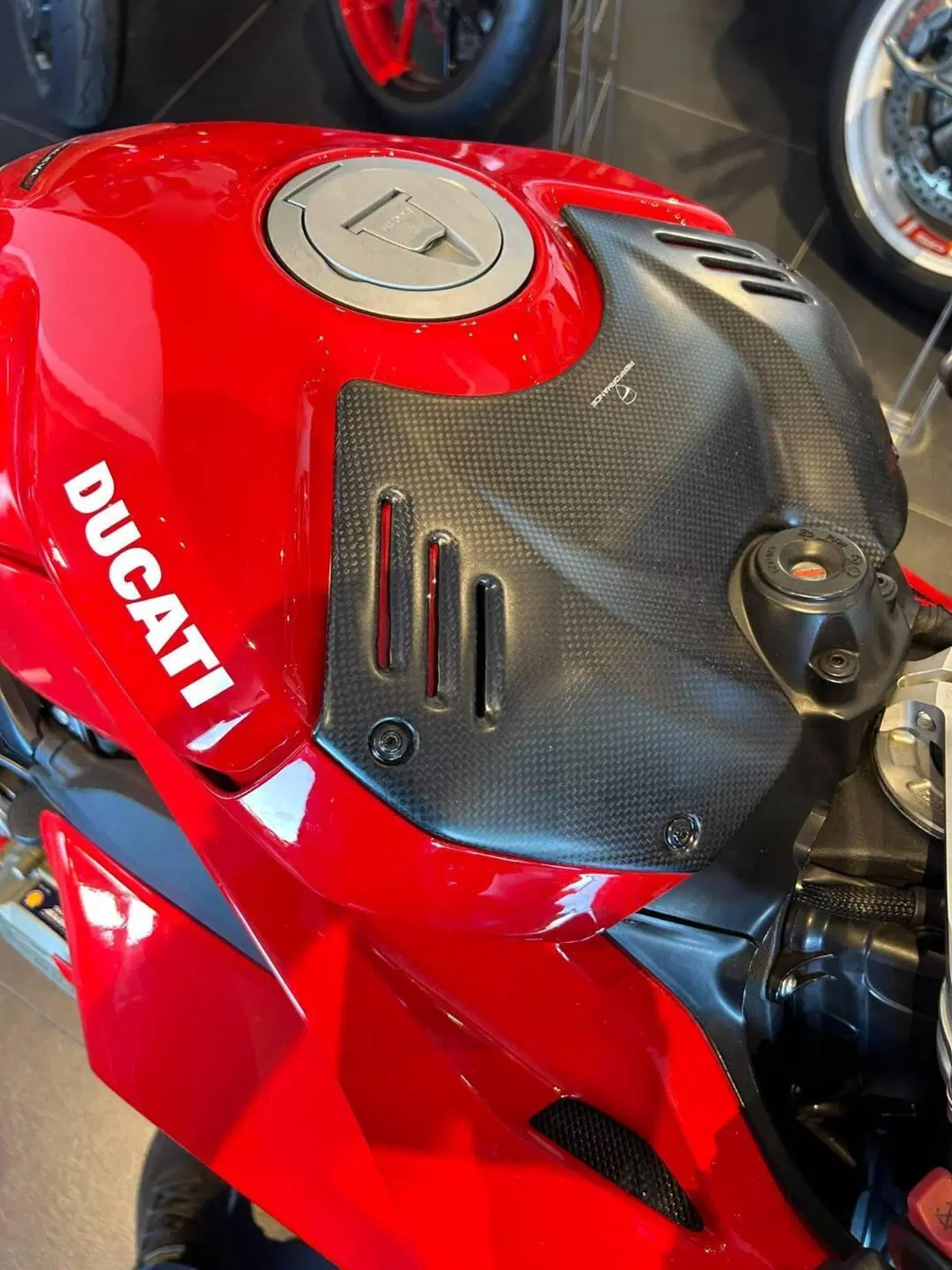 Ducati Panigale V4 S 1100 (2020) (12)