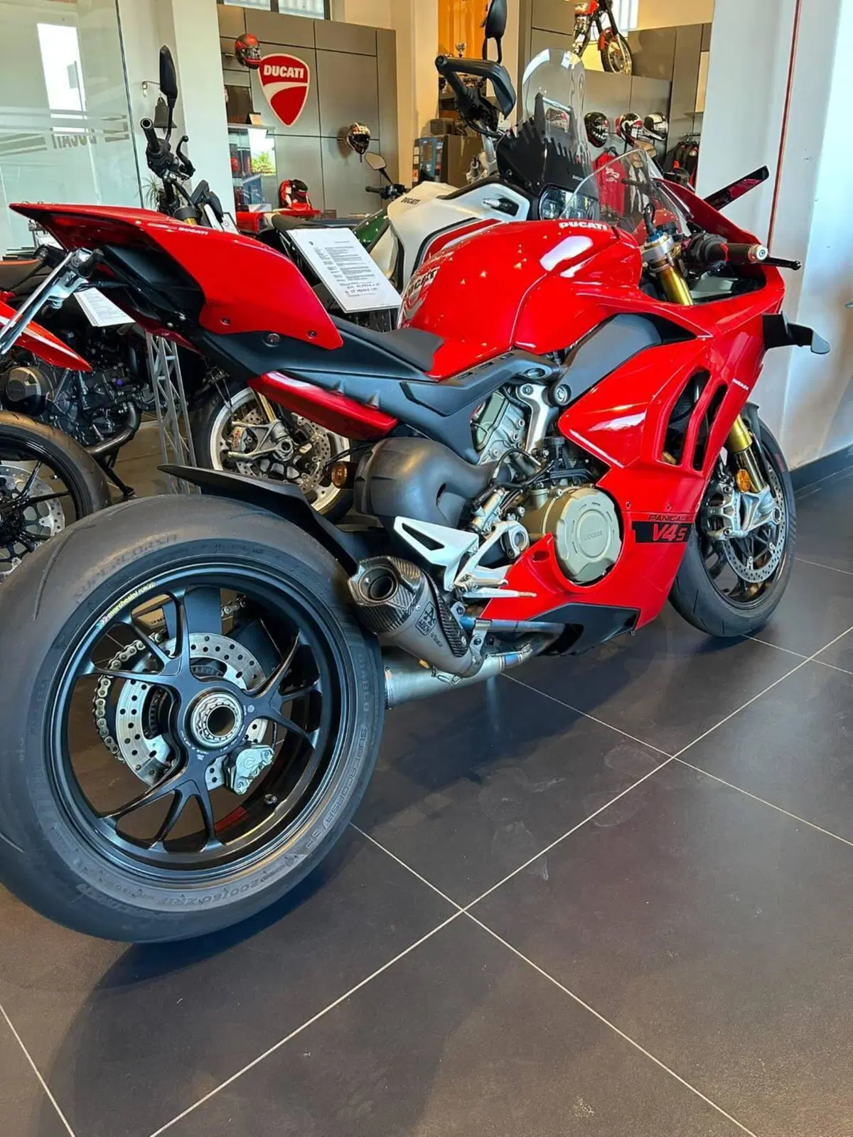 Ducati Panigale V4 S 1100 (2020) (13)