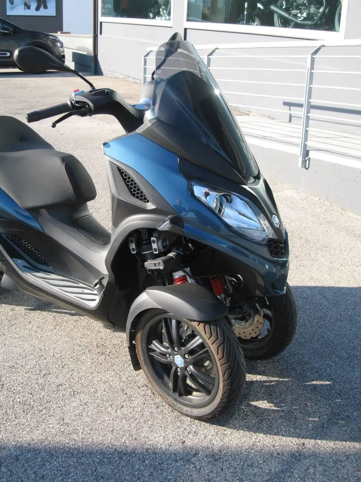 Piaggio MP3 300 Sport ABS Hpe (2021 - 24) (2)