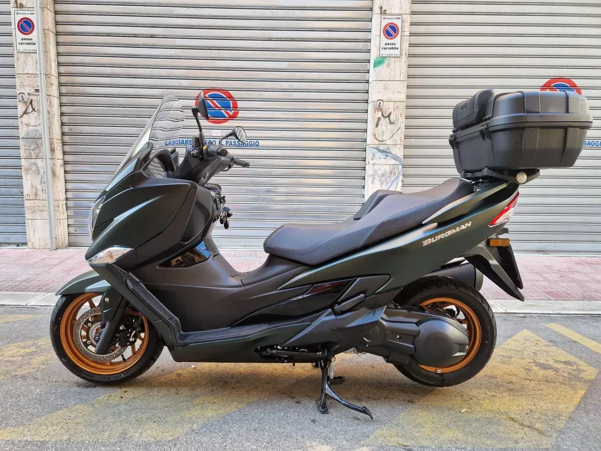 Suzuki Burgman 400 (2025 - 26) (3)