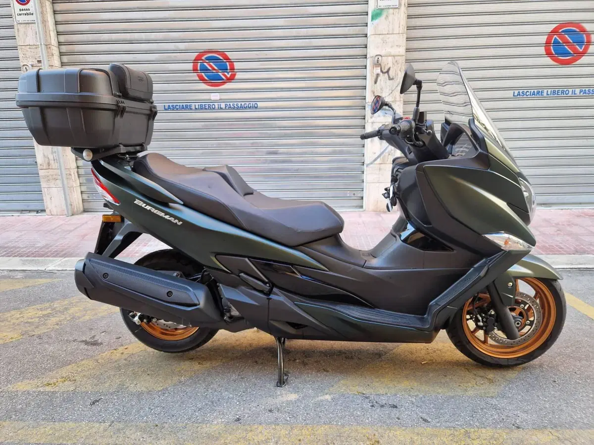Suzuki Burgman 400 (2025 - 26)
