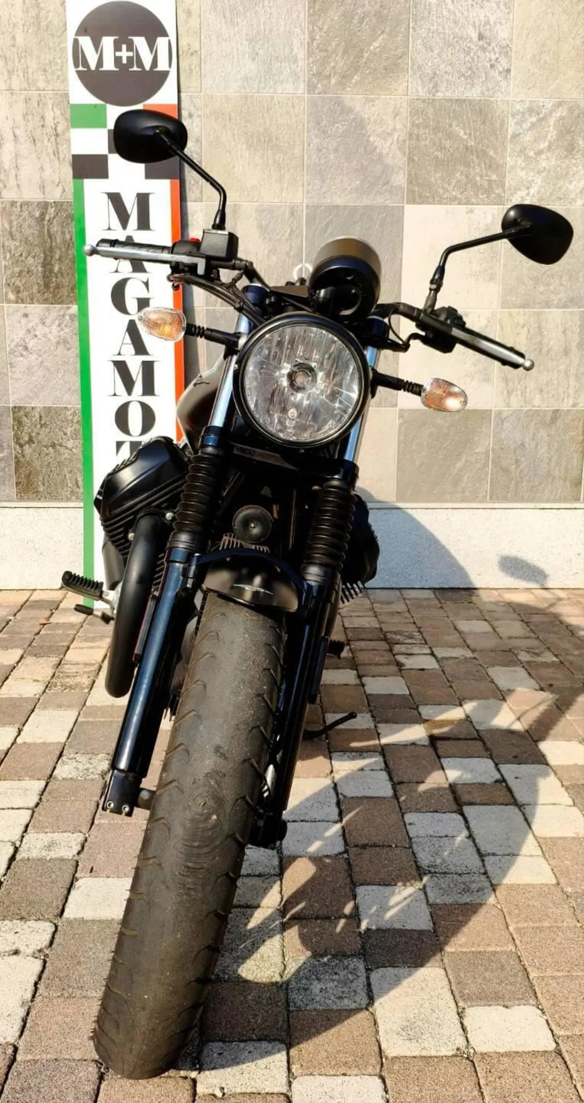 Moto Guzzi V7 III Stone (2017 - 20) (5)