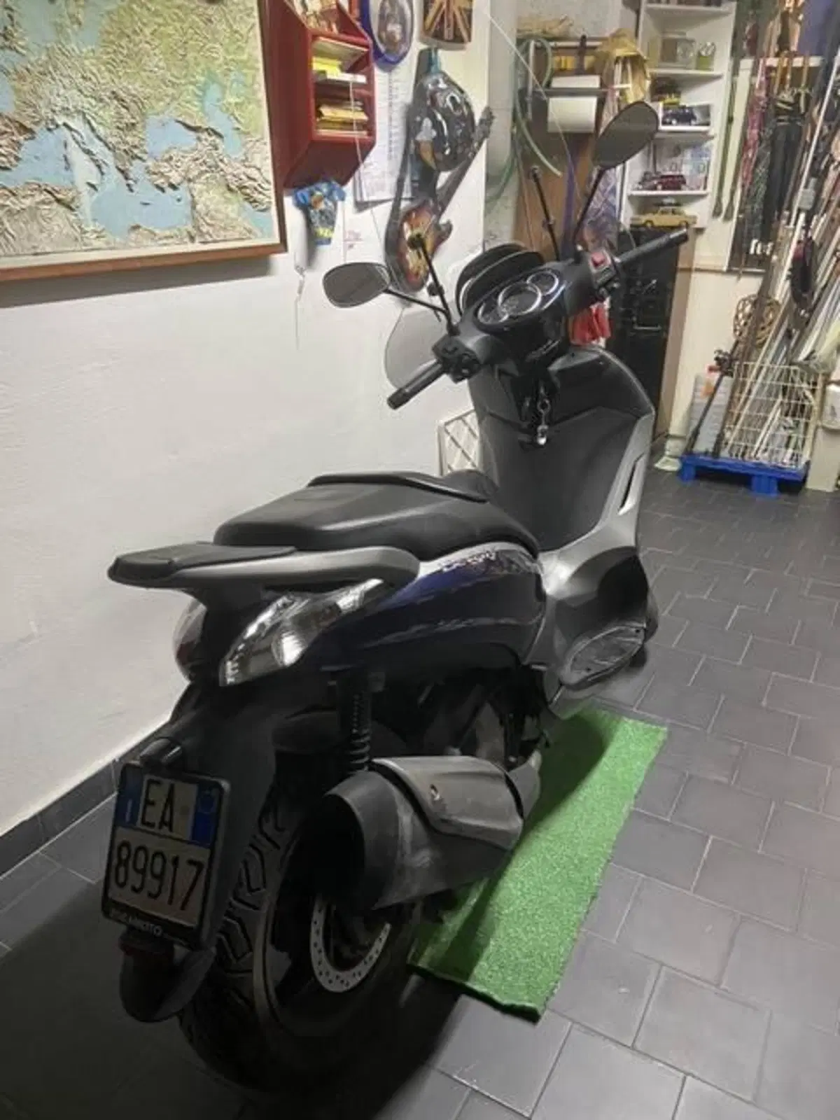 Piaggio Beverly 350 SportTouring ie (2011 - 15)