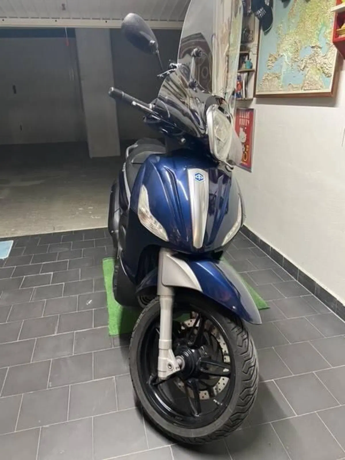 Piaggio Beverly 350 SportTouring ie (2011 - 15) (2)