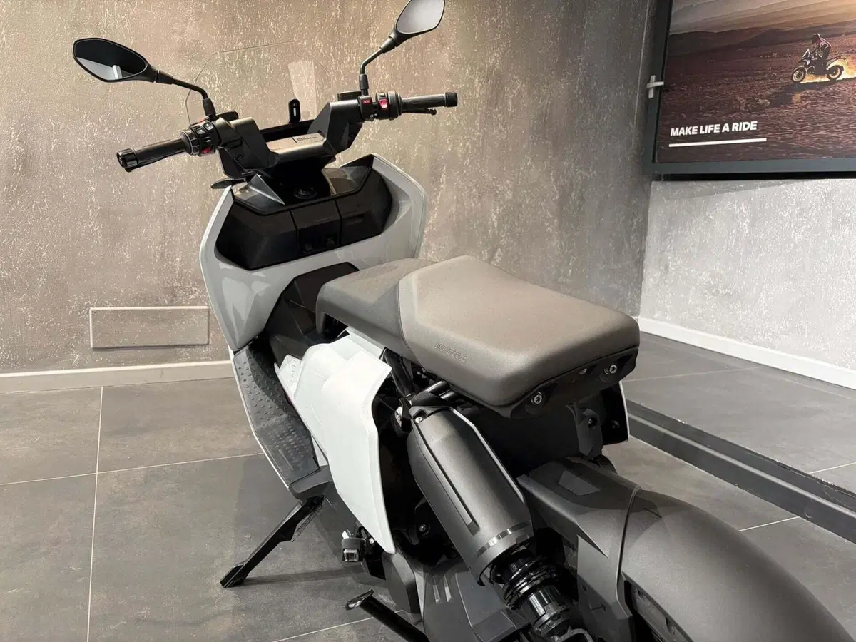 Bmw CE 04 (2021 - 25) (5)