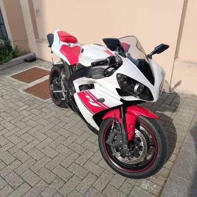 Yamaha YZF R1 (2009 - 11) usata